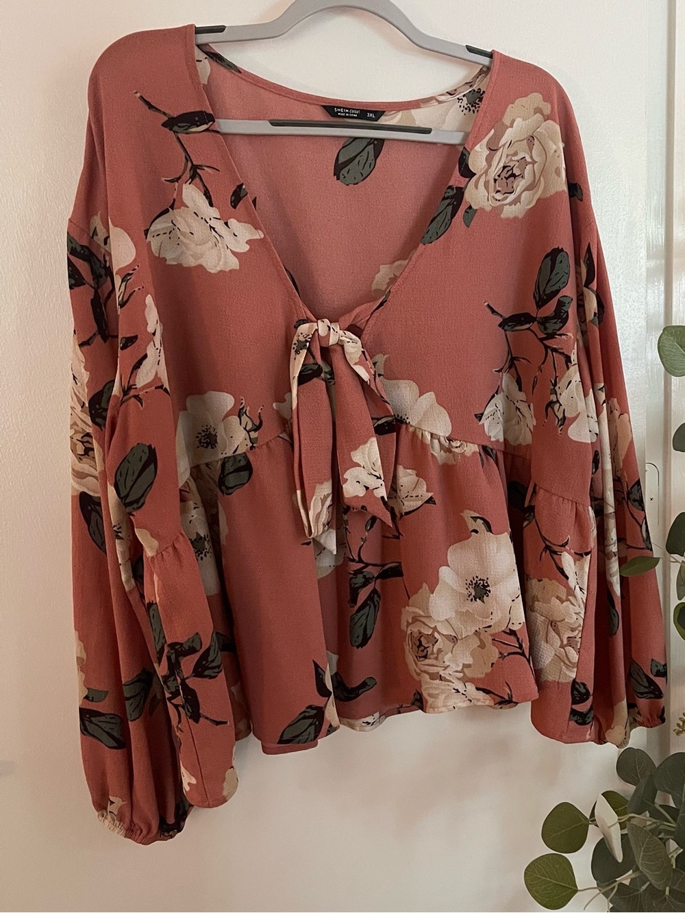 SHEIN Dusty Rose Floral Tie-Front Blouse